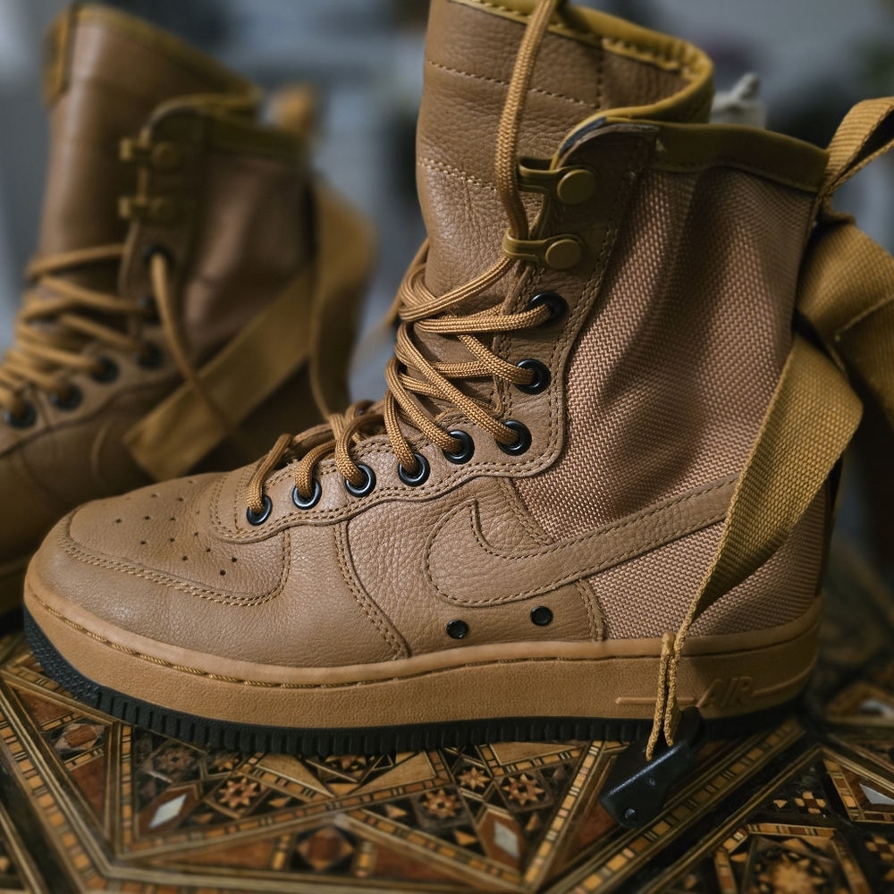 WMNS SF AF-1 FUTURE FORCE Size 8
